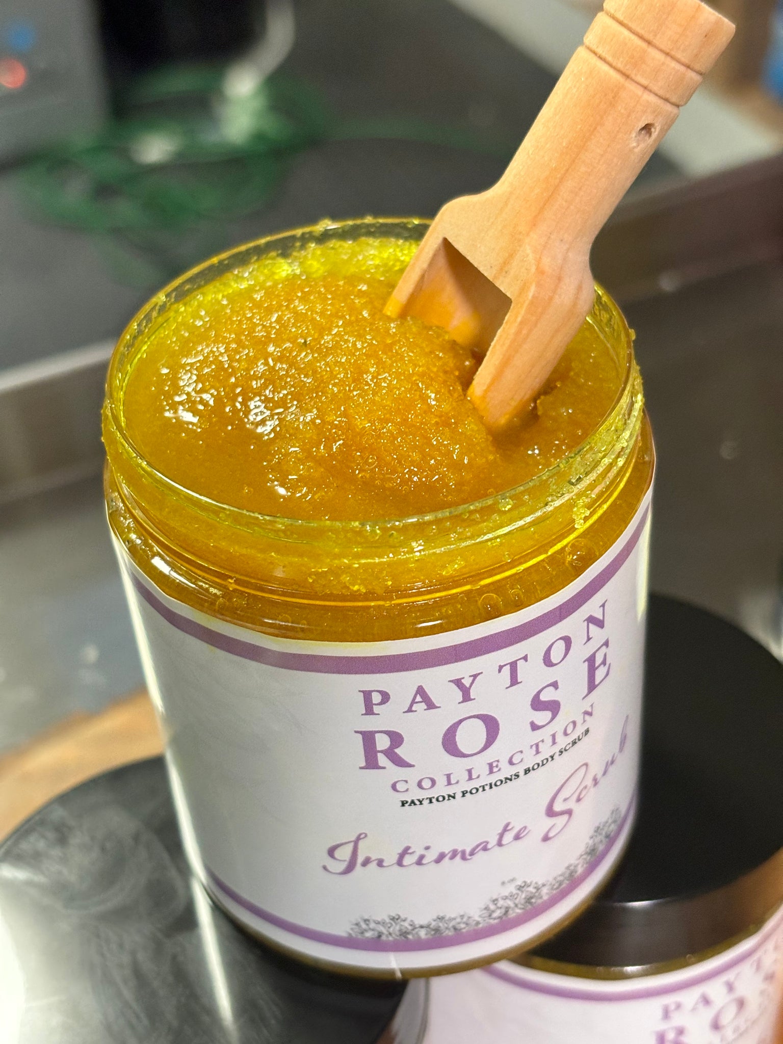 Intimate Brightening Scrub
